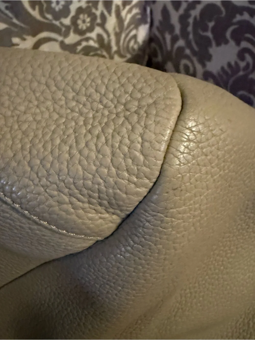 Loewe cream pebble